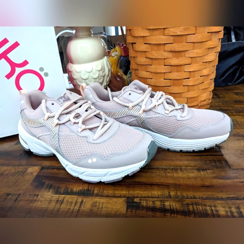 Ryka Violet Walking shoe gym, walkers 9